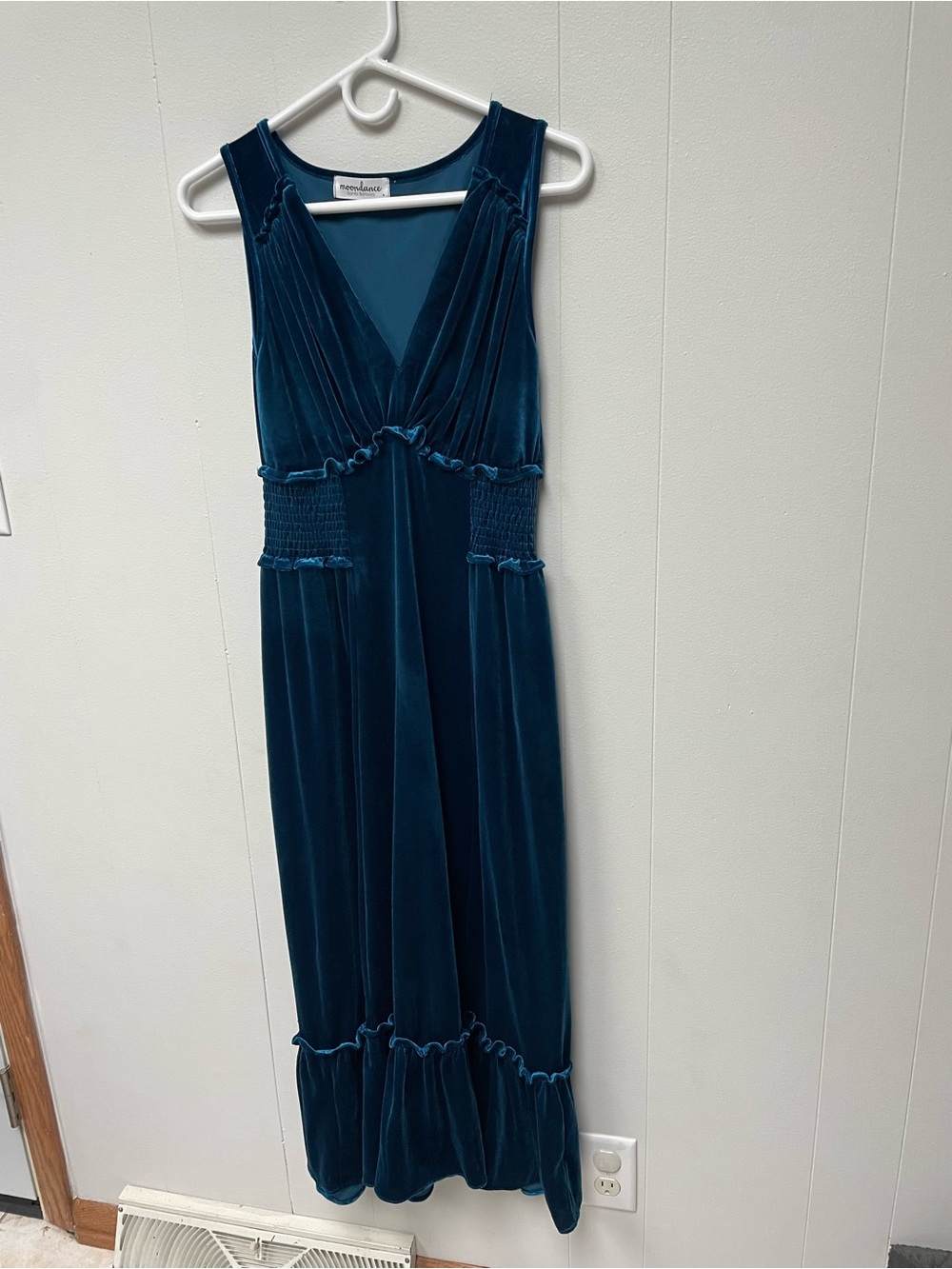 Moondance Santa barbara velvet midi dress size small
